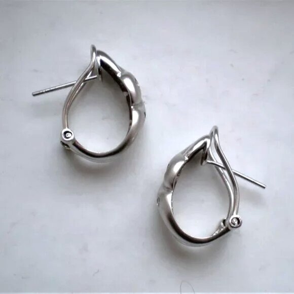 Vintage Solid 14K 585 White Gold Burnished Diamond Cluster Omega Back Earrings - Picture 2 of 6